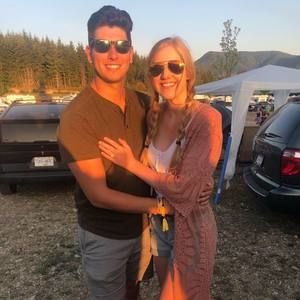 Meet your Posher, Carli